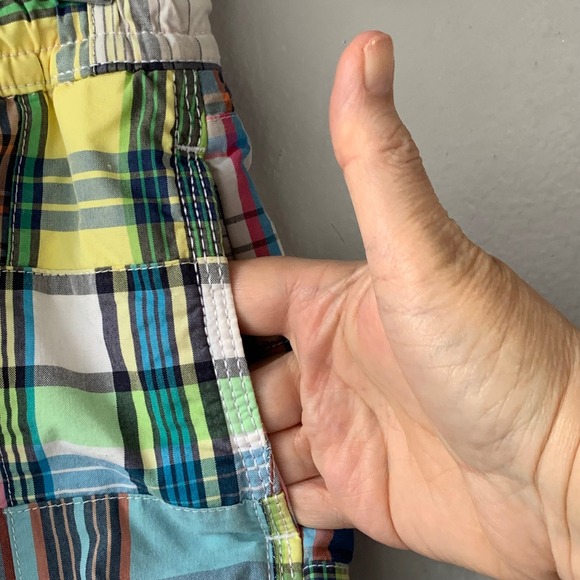 Gap Surf kids preppy multi plaid swim trunks with side and rear pockets. Size M - Picture 4 of 11